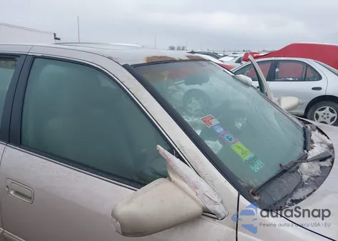 1998 Toyota Camry Le V6 z USA, uszkodzony, nr VIN 4T1BF22KXWU049091